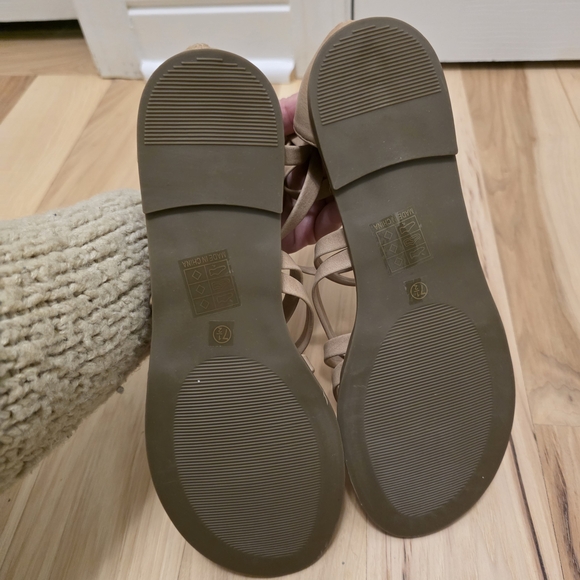 Journee Collection Tan Strappy Sandals - Picture 4 of 6